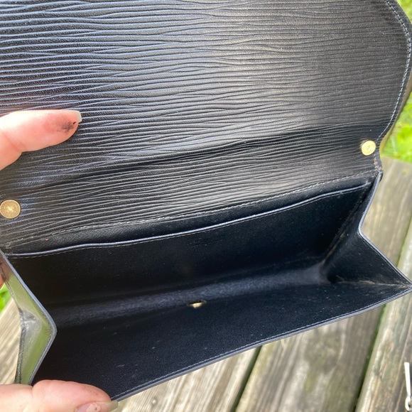 Authentic Louis Vuitton Epi Leather Art Deco mini crossbody bag black - Picture 13 of 13